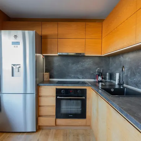 Luna Penthouse Stunning Skyline Free Parking Lägenhet *