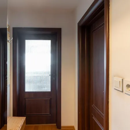 Luna Penthouse Stunning Skyline Free Parking *