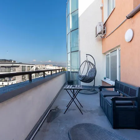 Luna Penthouse Stunning Skyline Free Parking *