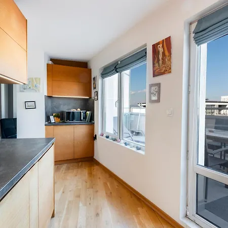 Luna Penthouse Stunning Skyline Free Parking